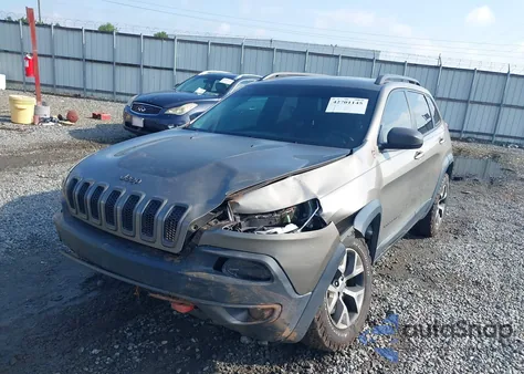 2017 Jeep Cherokee Trailhawk 4X4 z USA, uszkodzony, nr VIN 1C4PJMBS8HW590295